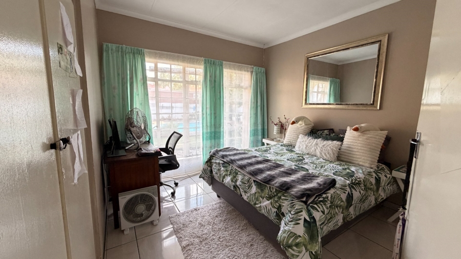 To Let 4 Bedroom Property for Rent in Die Bult North West